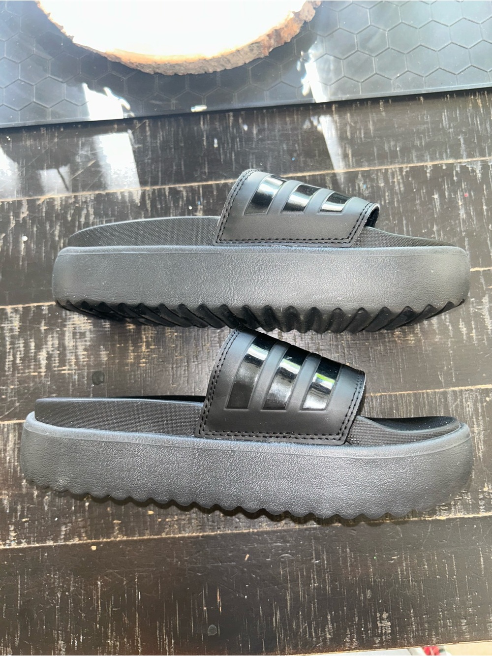 Adidas adilette platform slides (Fit 7-8) - Picture 5 of 9